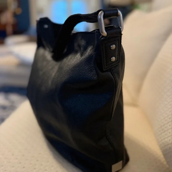 Kooba Classic Black Pebbled Leather Shoulder Bag - Timeless Everyday Hobo - Picture 3 of 13